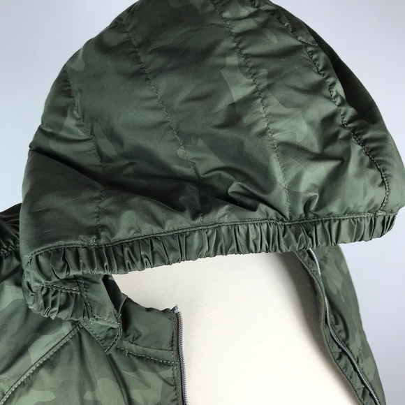 Lululemon Spring Fling Green Camo Puffy Hood Vest - Picture 4 of 8